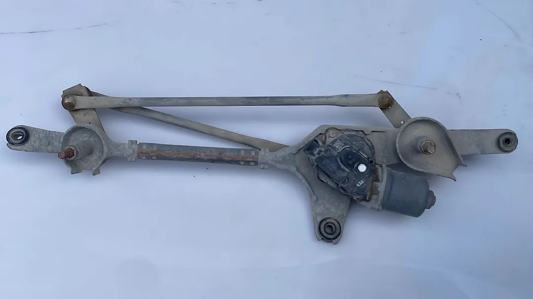 Windshield wiper motor - 2015 Chevrolet Malibu LS
