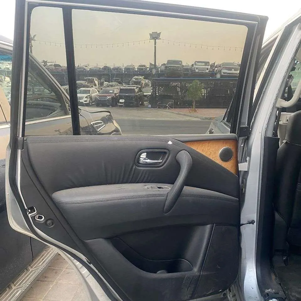 Door (LHB) - 2011 Infiniti QX56