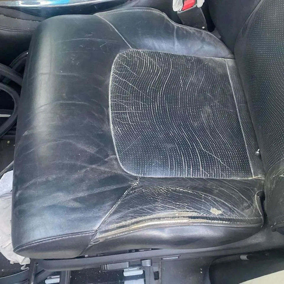 Front Seat (LHS) - 2011 Infiniti QX56