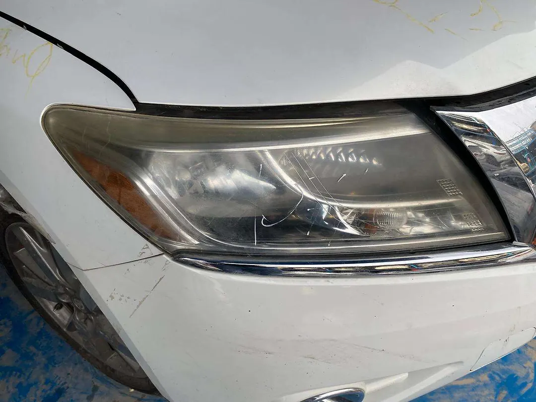 Headlight (RH) - 2014 Nissan Pathfinder