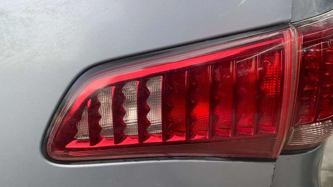 Tail Light (RH) - 2012 Infiniti QX56