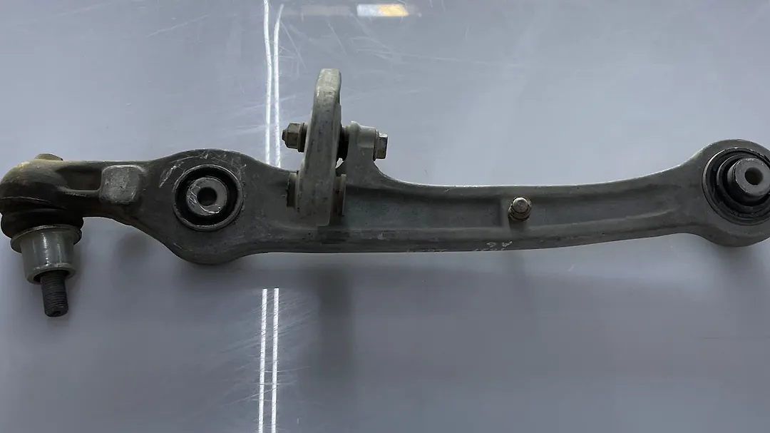 Lower arm (RH) - 2009 Audi A6