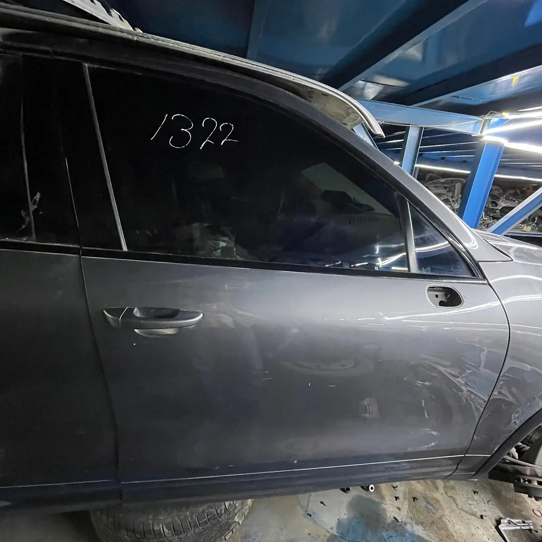 Door (RHF) - 2011 Porsche Cayenne S