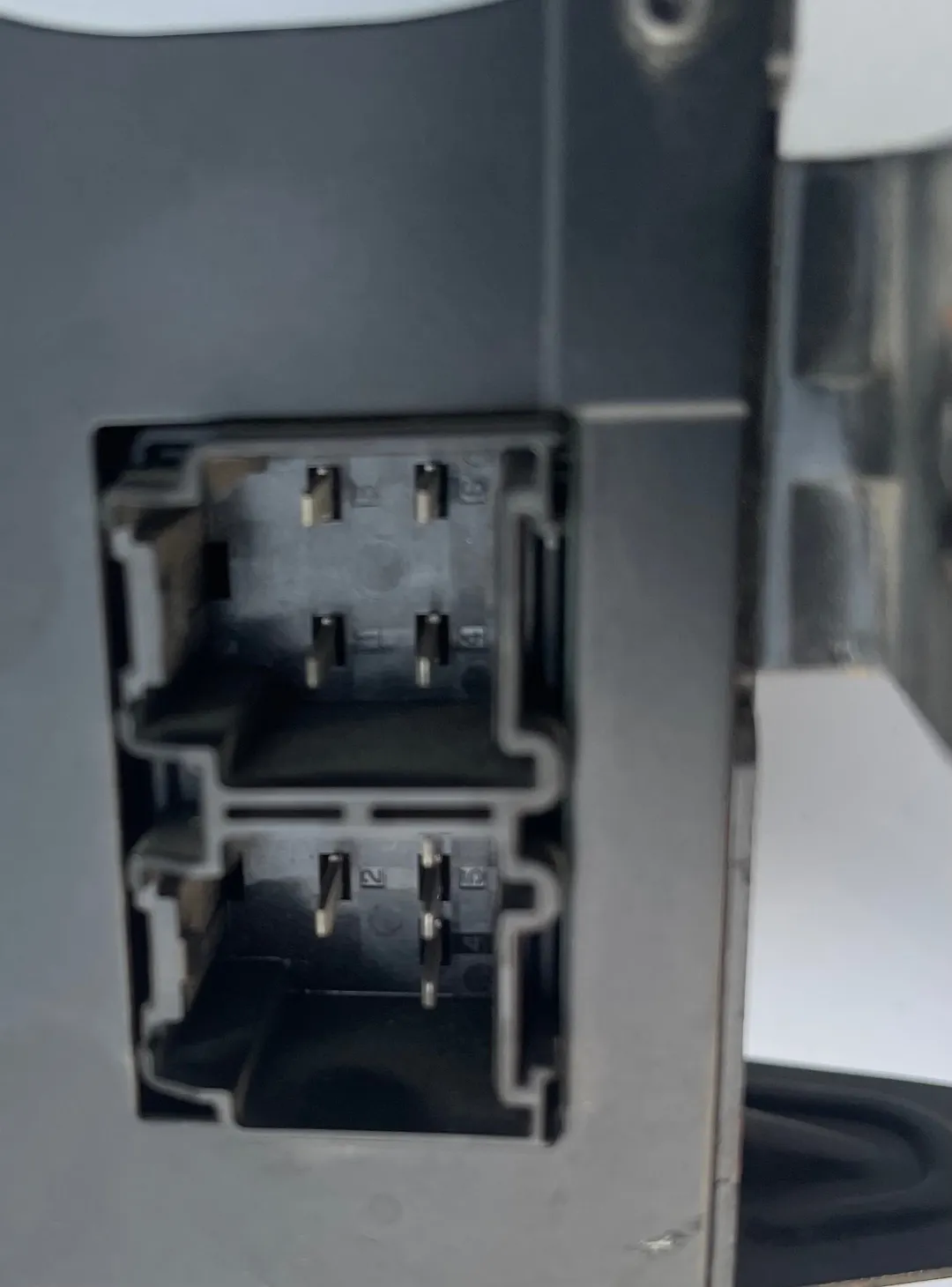 Conv/invert/charger - 2011 Ford Explorer