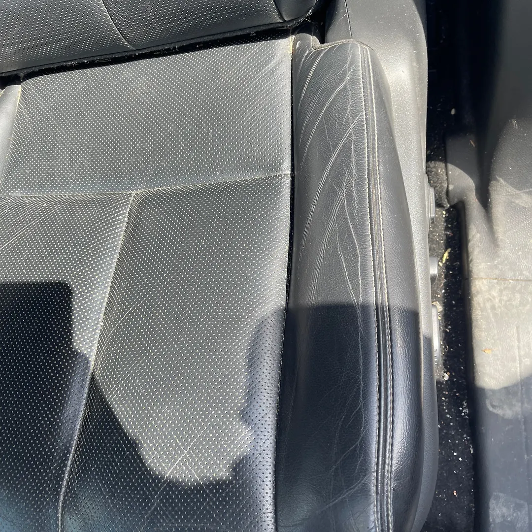 Front Seat (LHS) - 2015 Nissan Murano