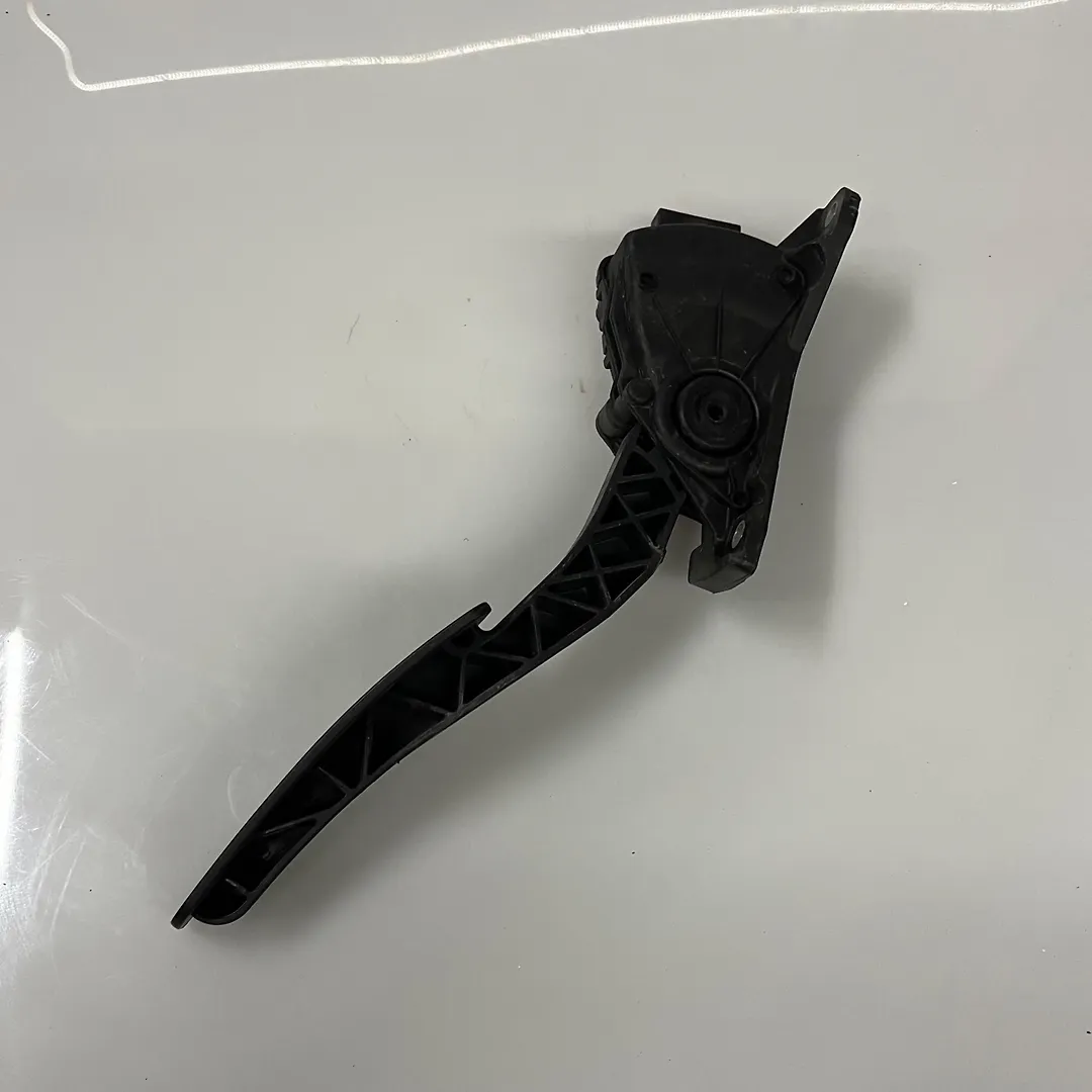 Accelerator pedal - 2009 Chevrolet Lumina
