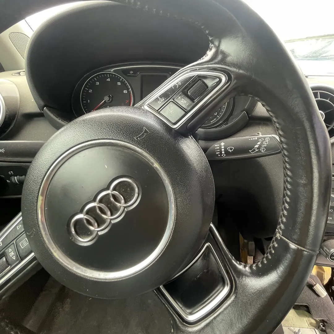 Steering wheel - 2012 Audi A1