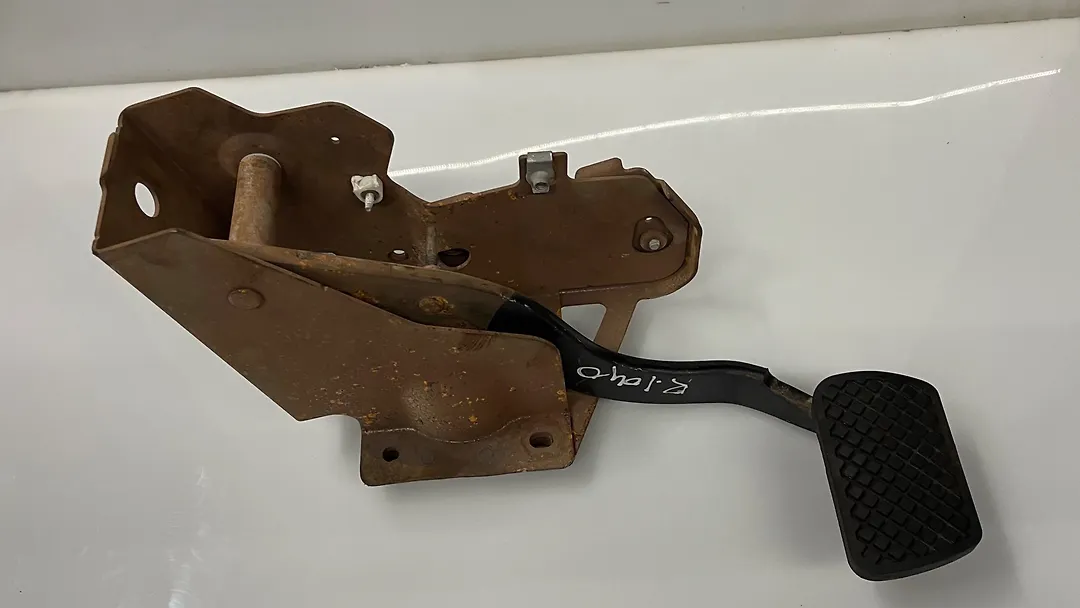Pedal brake/clutch - 2010 GMC Terrain SLT2