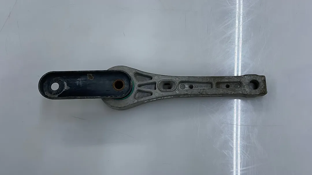 Lower arm (RH) - 2016 Volkswagen Tiguan