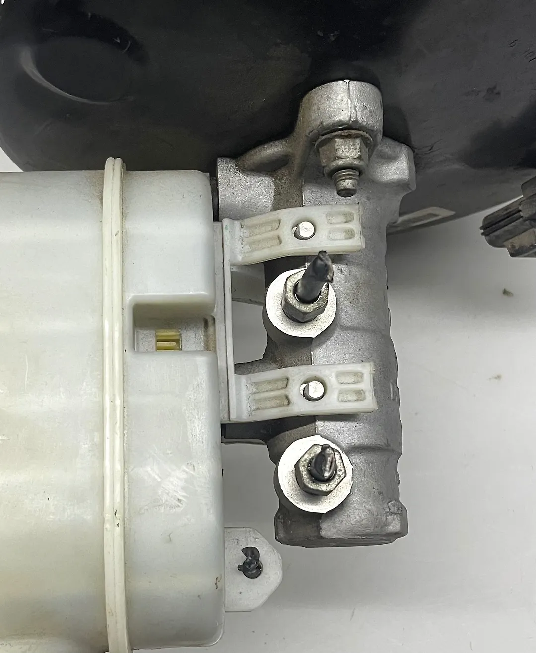 Brake booster - 2014 GMC Acadia