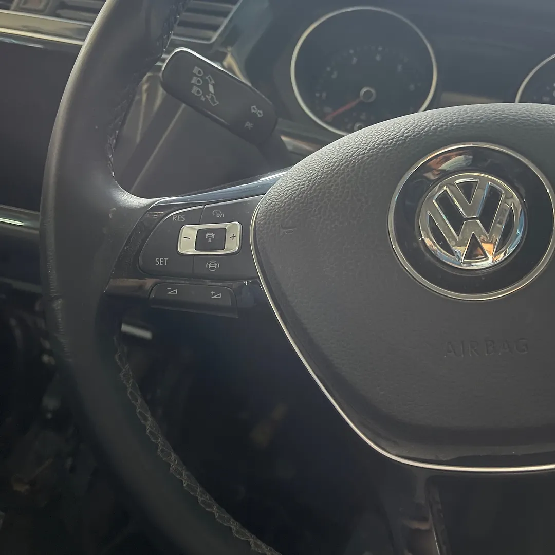 Steering wheel - 2020 Volkswagen Tiguan