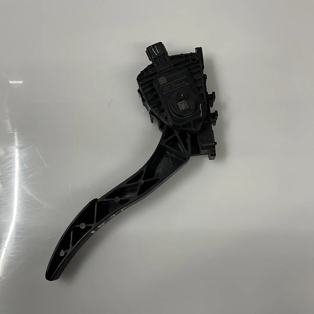 Accelerator pedal - 2017 Lincoln Continental Livery