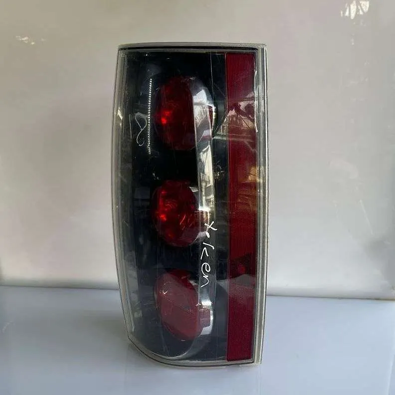 Tail Light (RH) - 2007 GMC Yukon