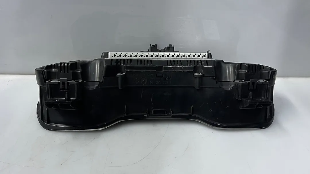Speedometer - 2015 Audi A8