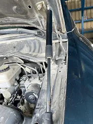 Bonnet Jumping - 2010 Nissan Armada