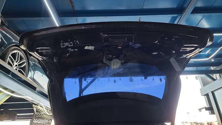 Trunk/hatch/tailgate - 2017 Maserati Levante