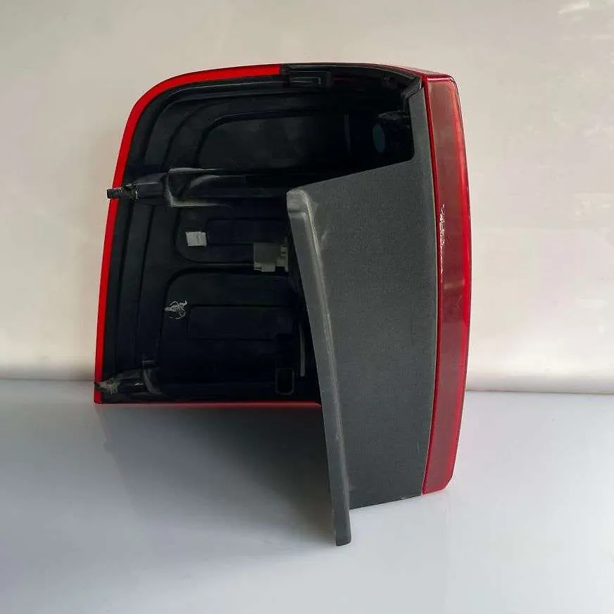 Tail Light (RH) - 2008 Ford Expedition