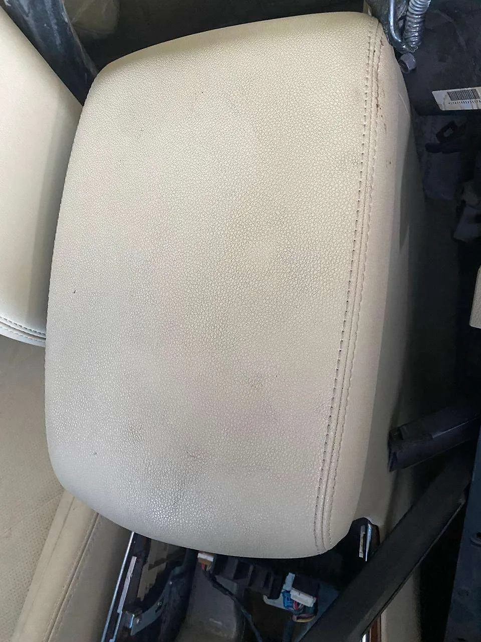 Armrest - 2014 Infiniti QX70 3.7i