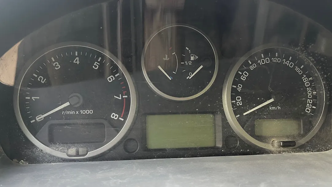 Speedometer - 2011 Land Rover LR2