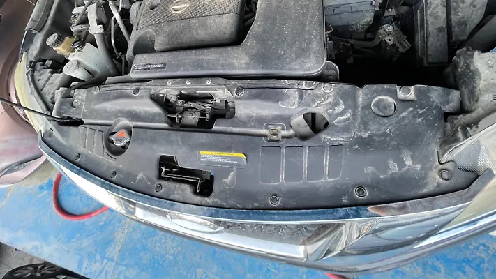 Radiator cover baffle - 2014 Nissan Pathfinder