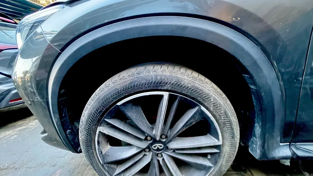 Fender moulding (LHF) - 2023 Infiniti QX55