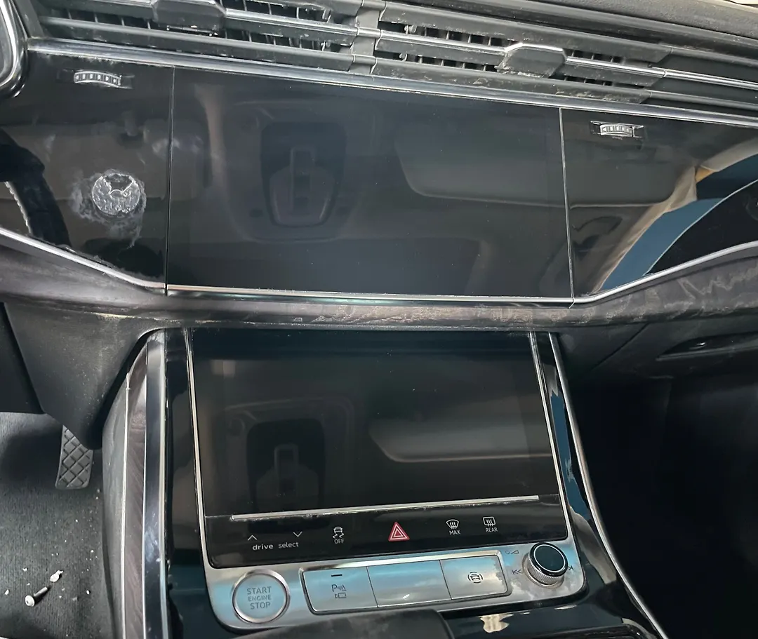 Info/GPS/TV Screen - 2019 Audi Q8