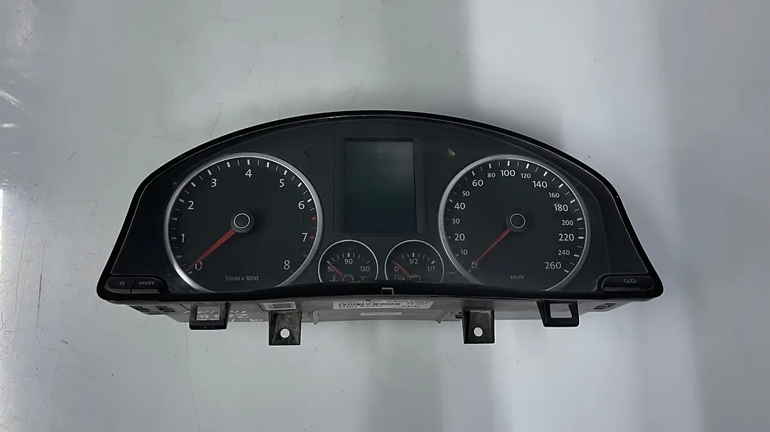 Speedometer - 2009 Volkswagen Tiguan