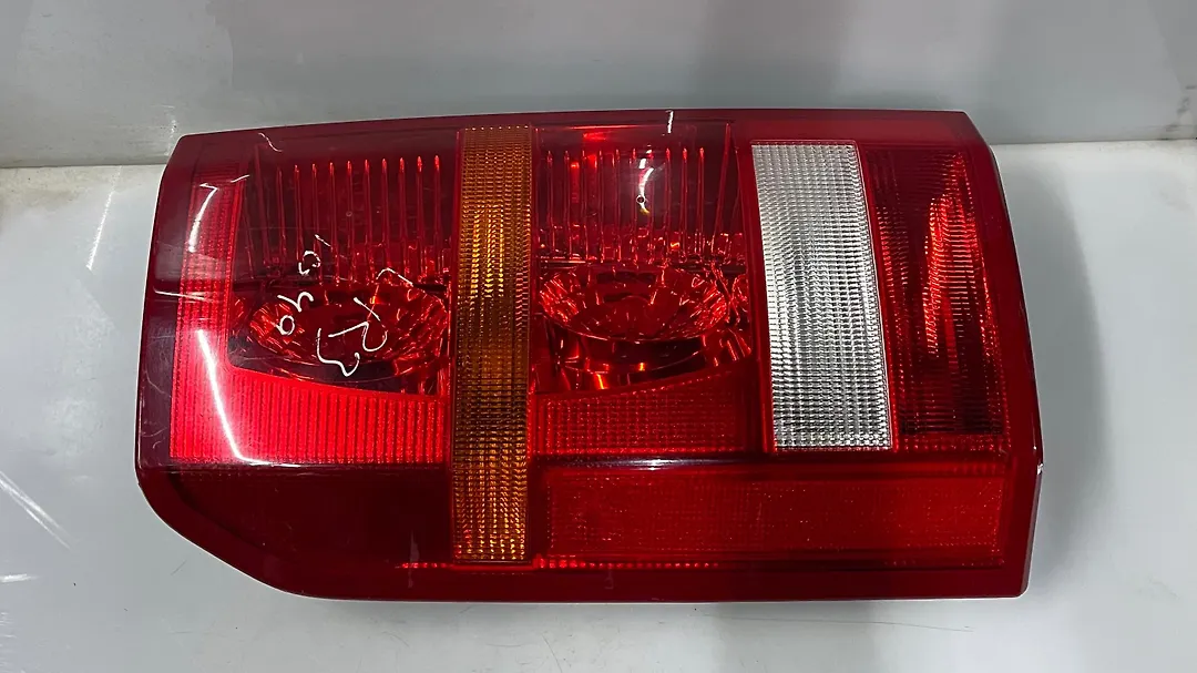 Tail Light (LH) - 2009 Land Rover LR3