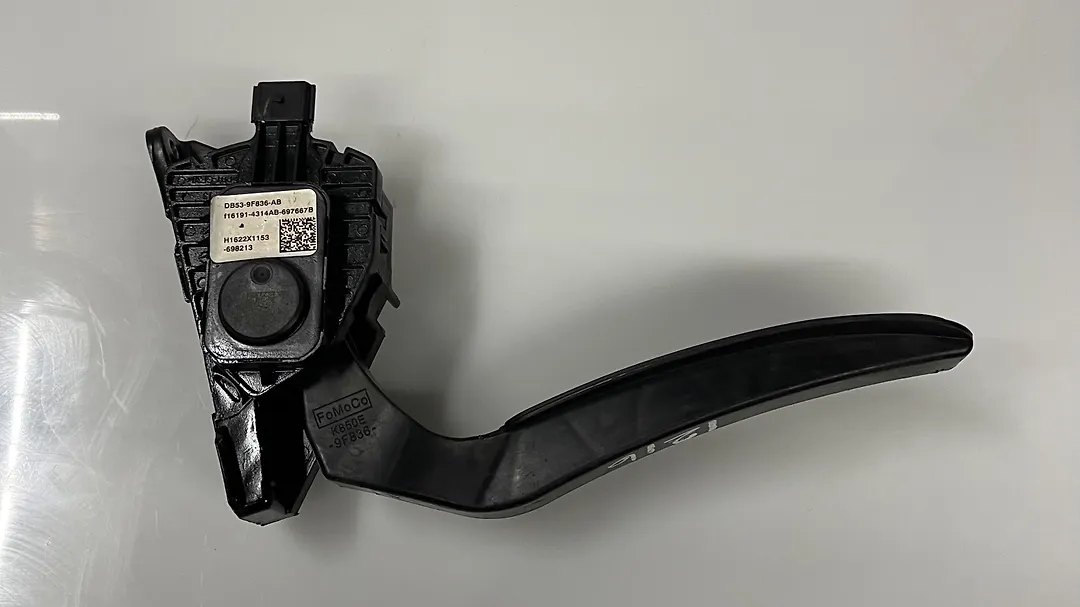 Accelerator pedal - 2017 Ford Explorer