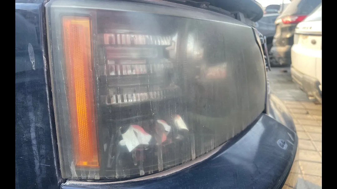 Headlight (RH) - 2010 Land Rover RANGE ROVER HSE