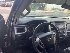 Steering wheel - 2018 Nissan Titan