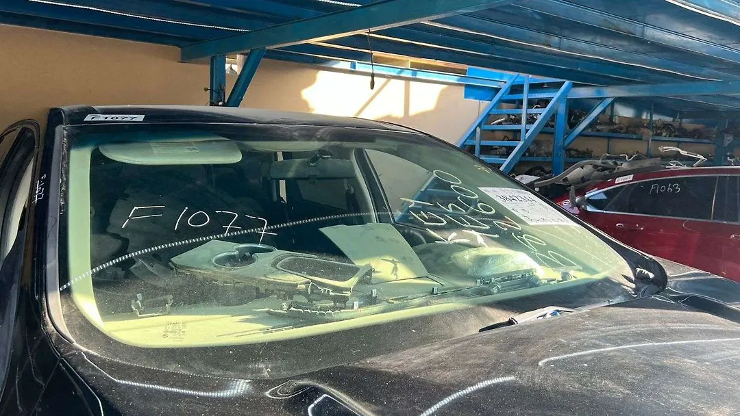Windshield glass - 2016 Ford Edge
