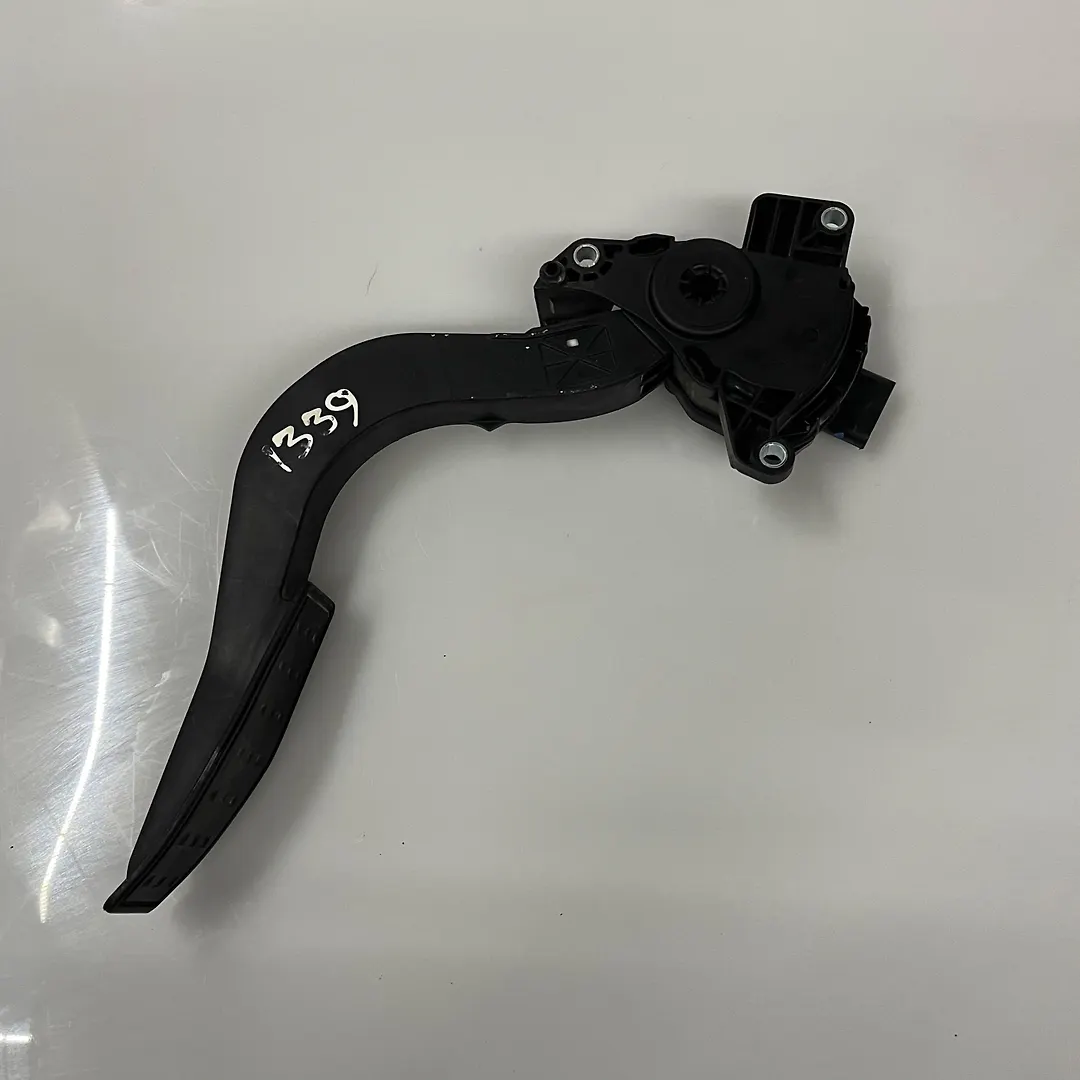 Accelerator pedal - 2019 Chevrolet Traverse LT