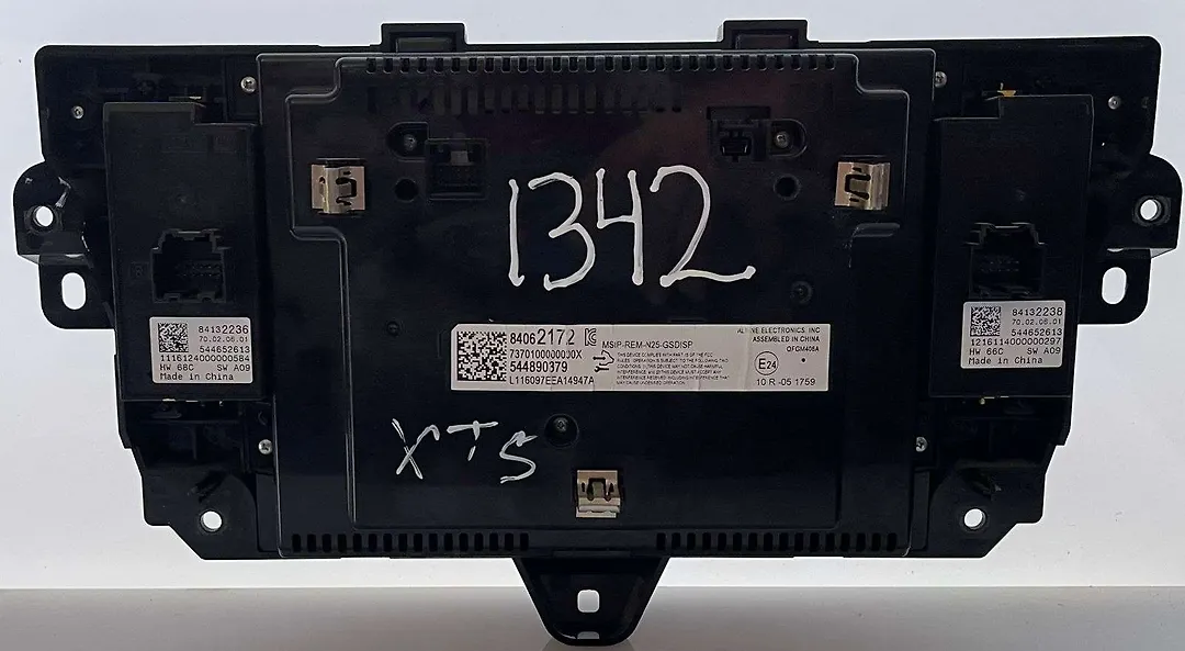 Info-gps-tv screen - 2017 Cadillac XT5