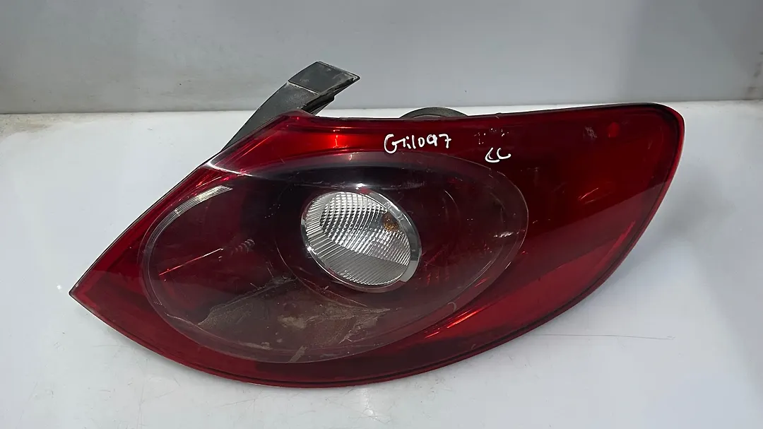 Tail Light (RH) - 2012 Volkswagen Passat