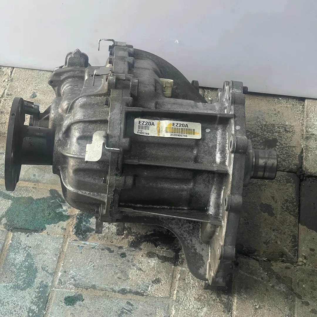 Differential case - 2014 Infiniti QX80 SUV