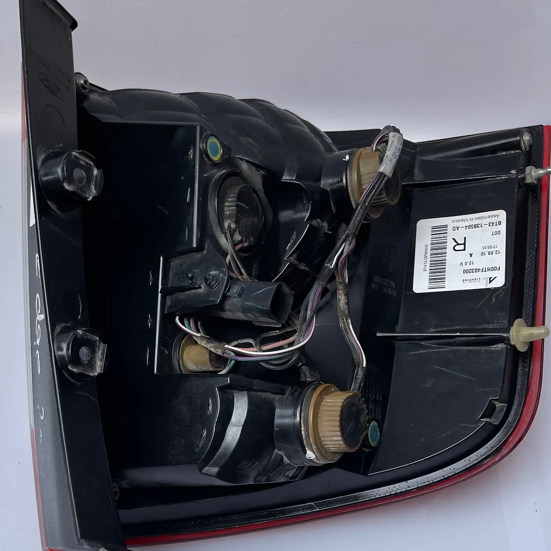 Tail Light (RH) - 2011 Ford Edge
