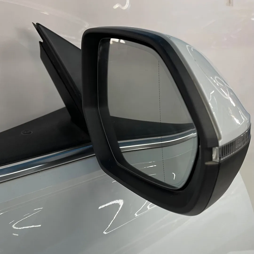 Side Mirror (RH) - 2023 Audi Q8