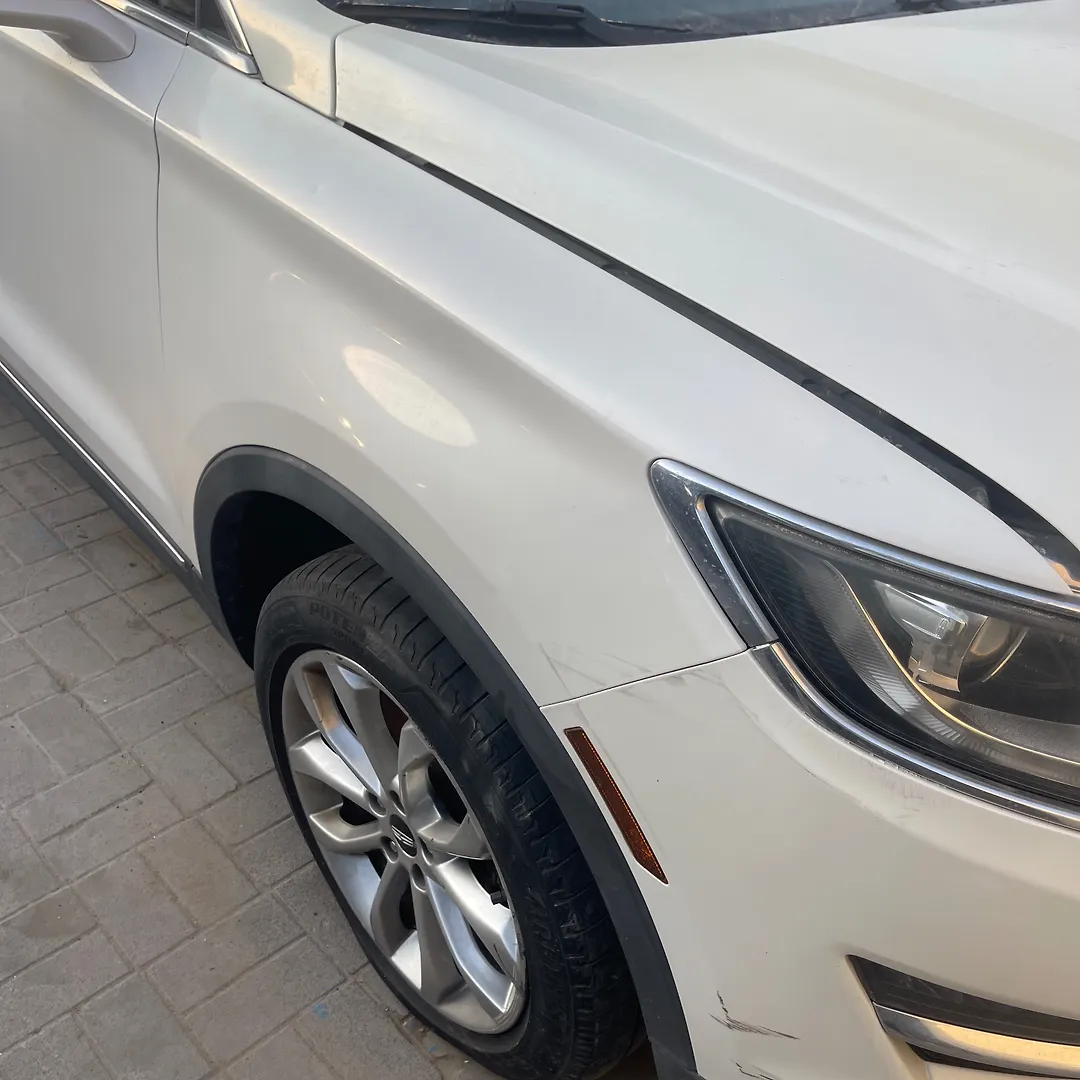 Fender (LHF) - 2017 Lincoln MKC Select