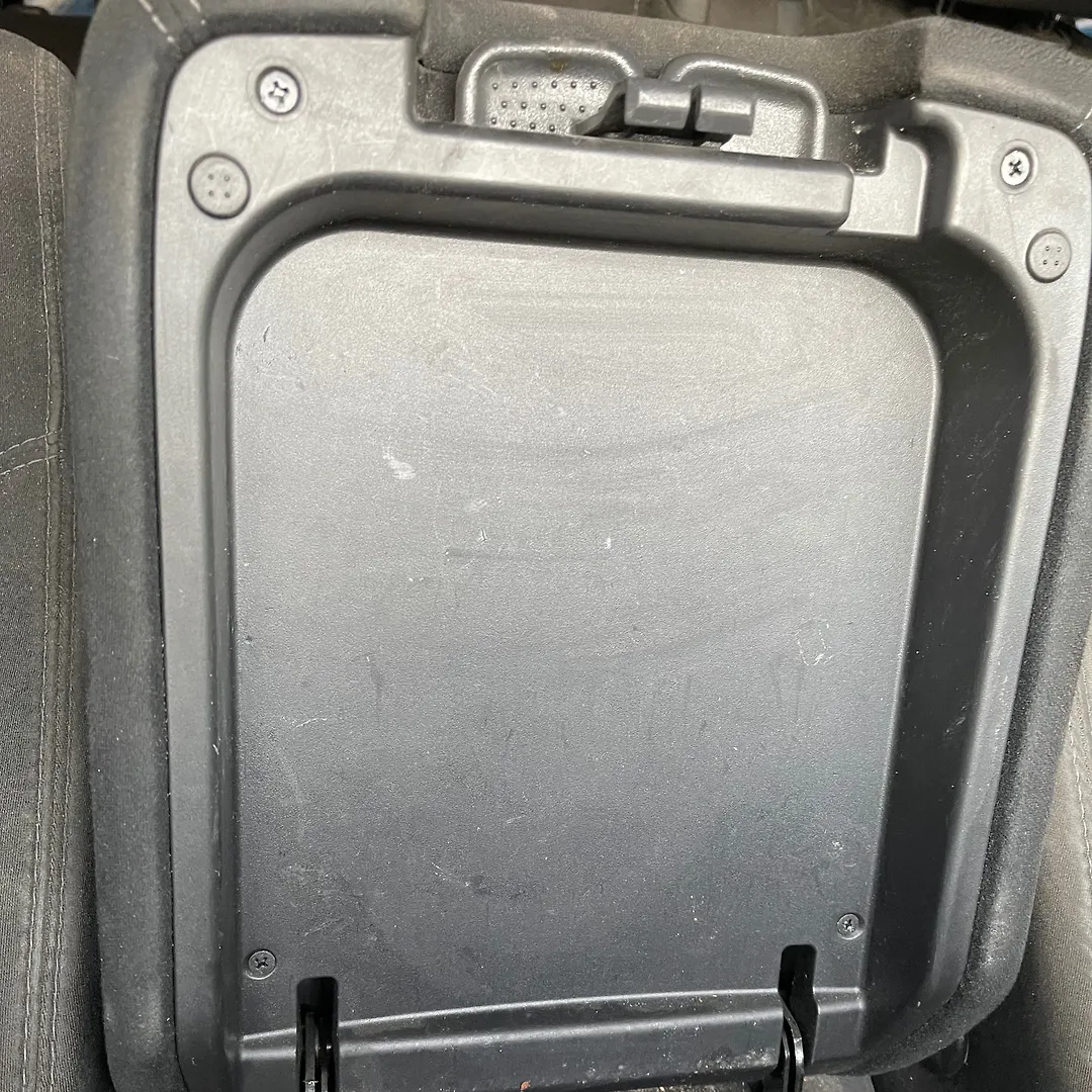 Armrest - 2013 Nissan Pathfinder 3.5i