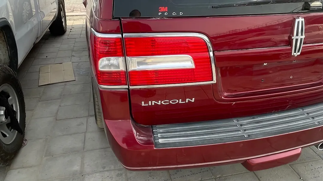 Rear Bumper - 2014 Lincoln Navigator