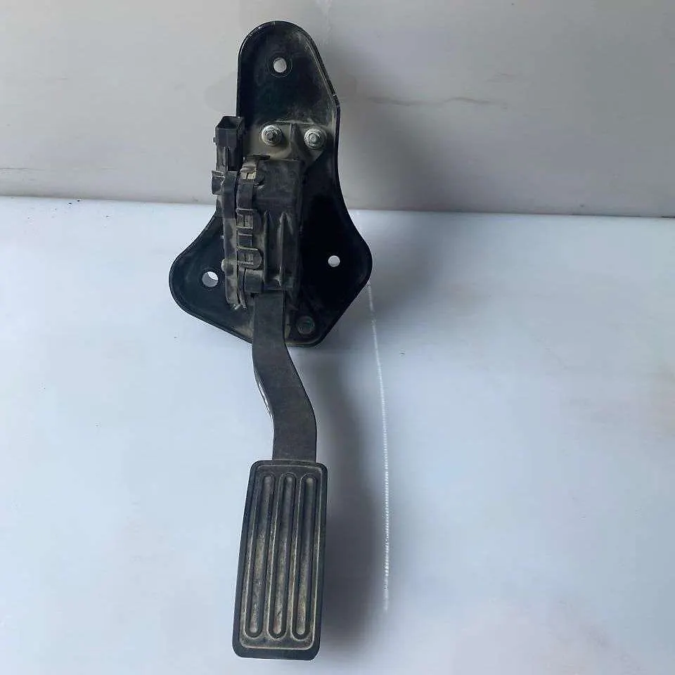 Accelerator pedal - 2011 Infiniti QX56
