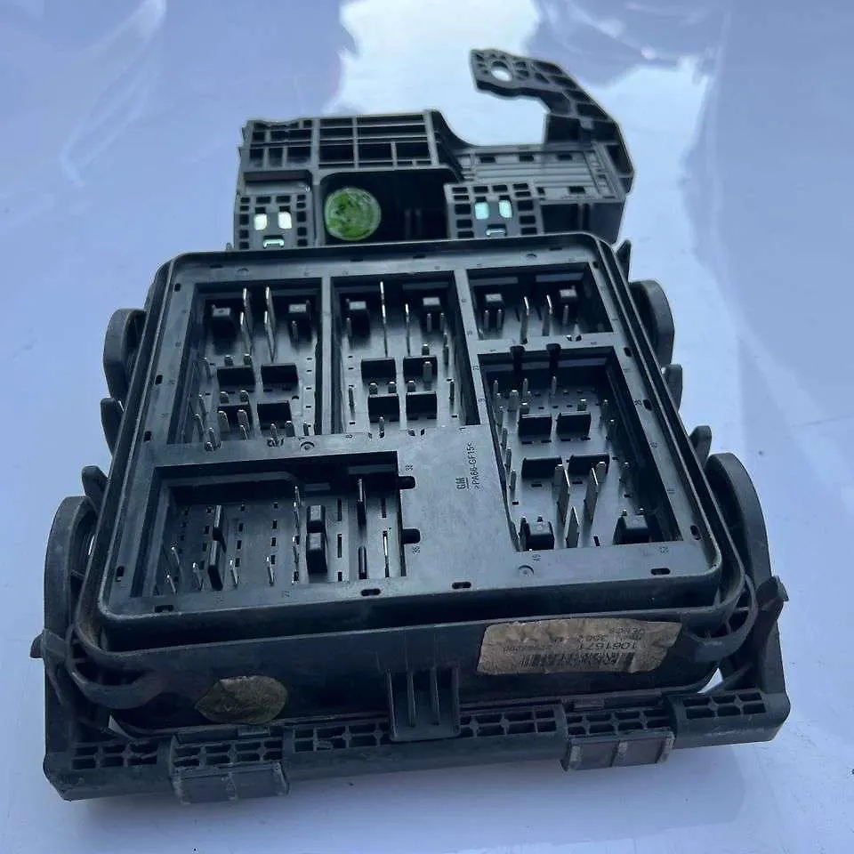 Fuse box - 2014 Cadillac CTS