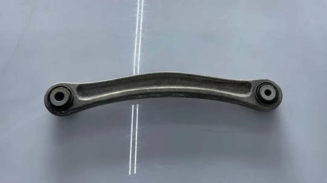 Upper arm (RH) - 2007 Land Rover LR2