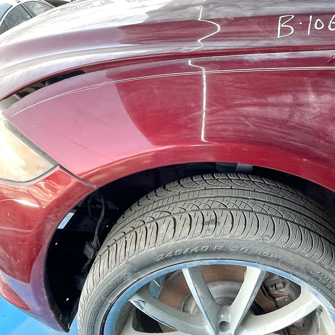 Fender (RHF) - 2012 Jaguar XJ