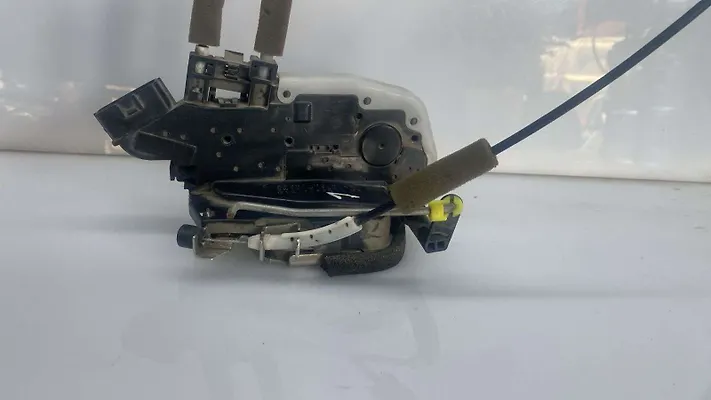 Door lock - 2013 Infiniti QX56