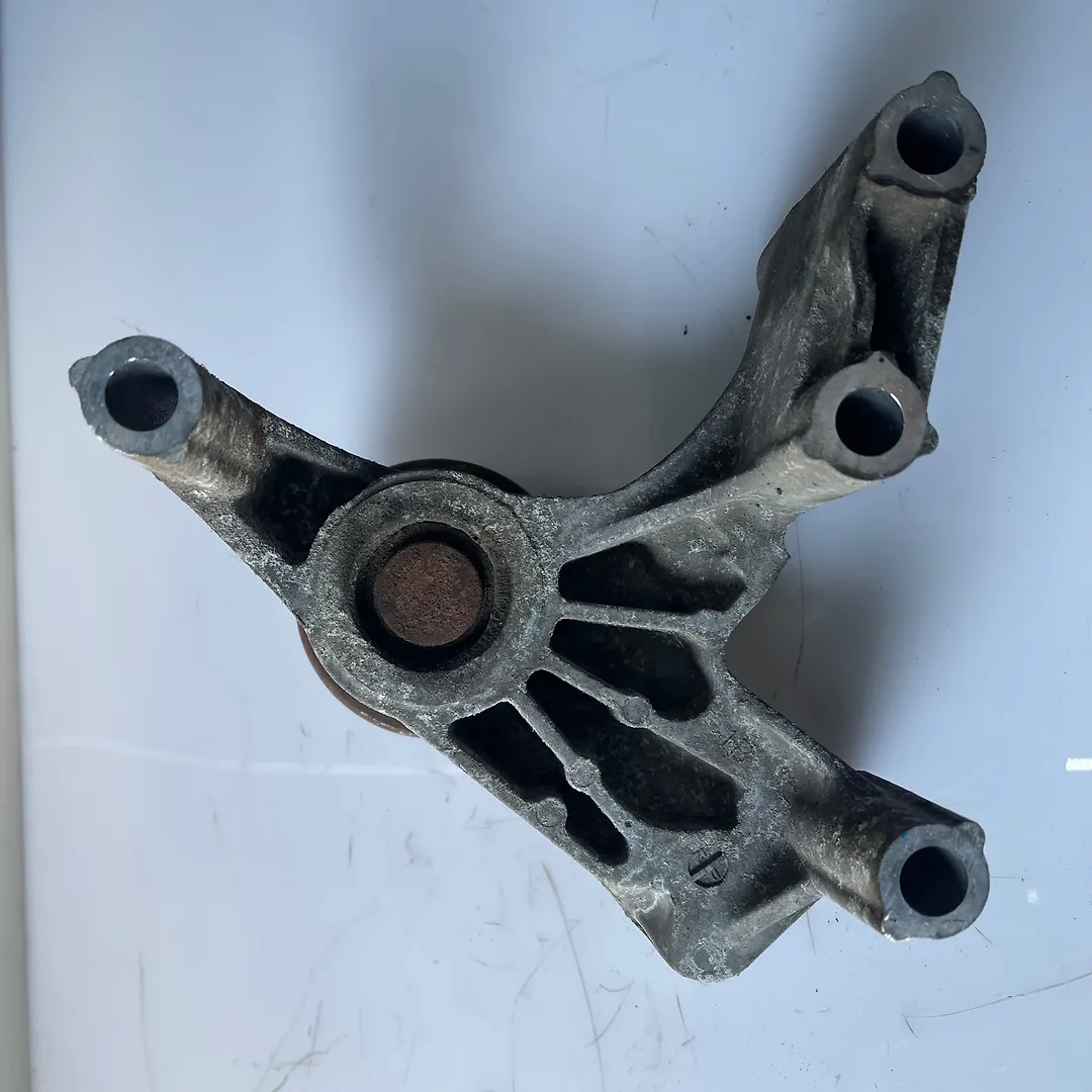Clutch bracket - 2012 Infiniti QX56