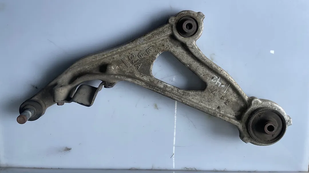 Lower arm (LH) - 2014 Nissan Pathfinder
