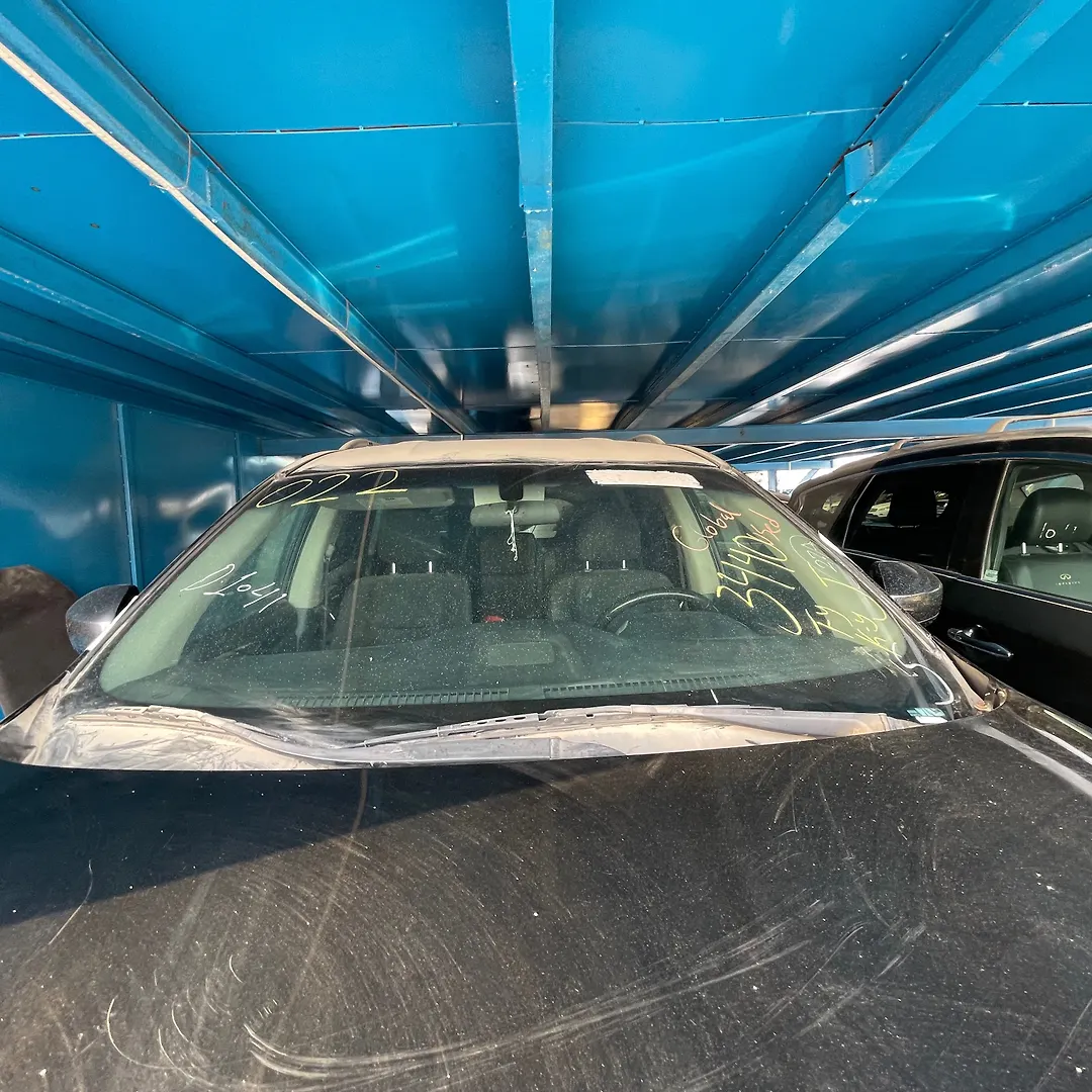 Windshield glass - 2013 Nissan Pathfinder 3.5i