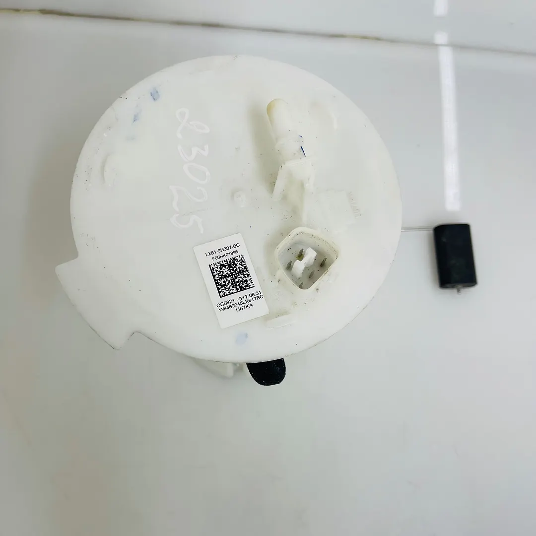 Fuel pump - 2017 Ford Escape SE